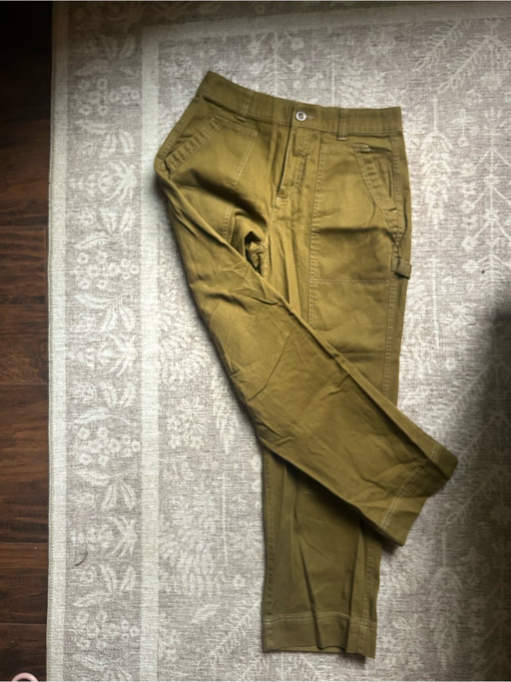 Old Navy Women’s size 6 high-rise straight Olive Cargo Pants